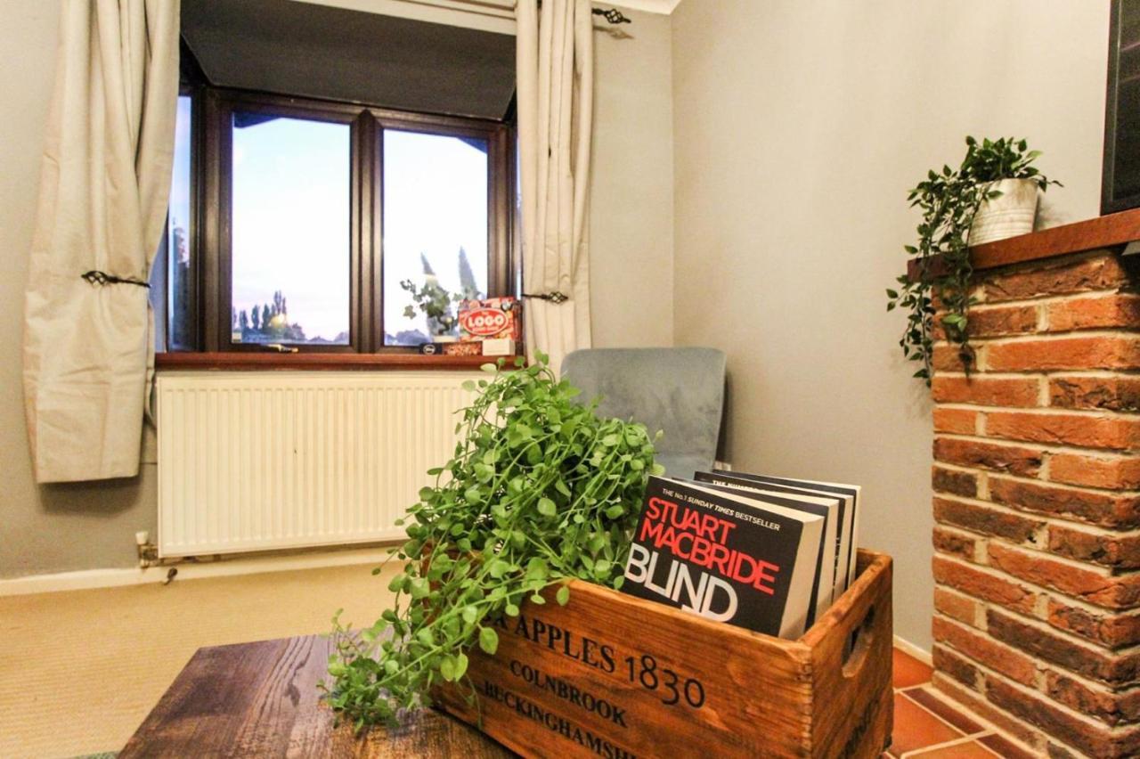 Comfortable 2 Bedroom House With Free Parking Nottingham Exterior photo